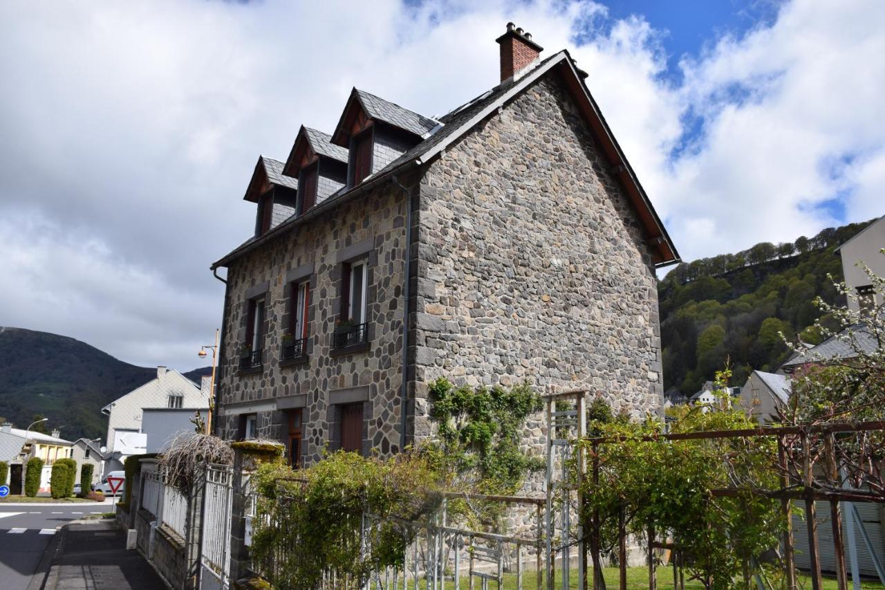 Petit Duplex De Charme Sous Les Toits Du Mont-Dore Luaran gambar